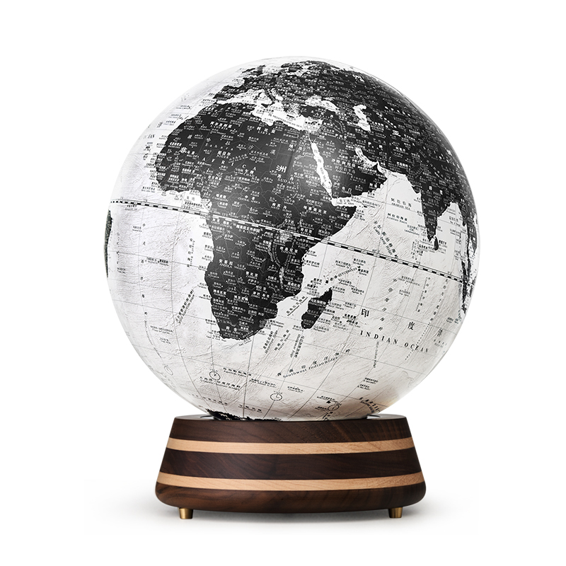 A 25CM black and whi